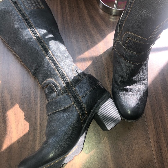 Boots - Picture 5 of 8